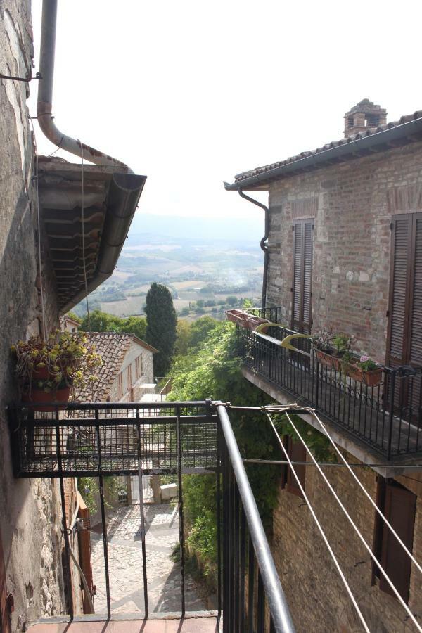 Appartamento Casa Di Borgo Todi Esterno foto